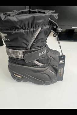 Sorel Youth Flurry Cold Weather Boots